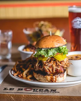 LEBOUCAN_SMOKEHOUSE_RESTAURANT_HAMBURGER